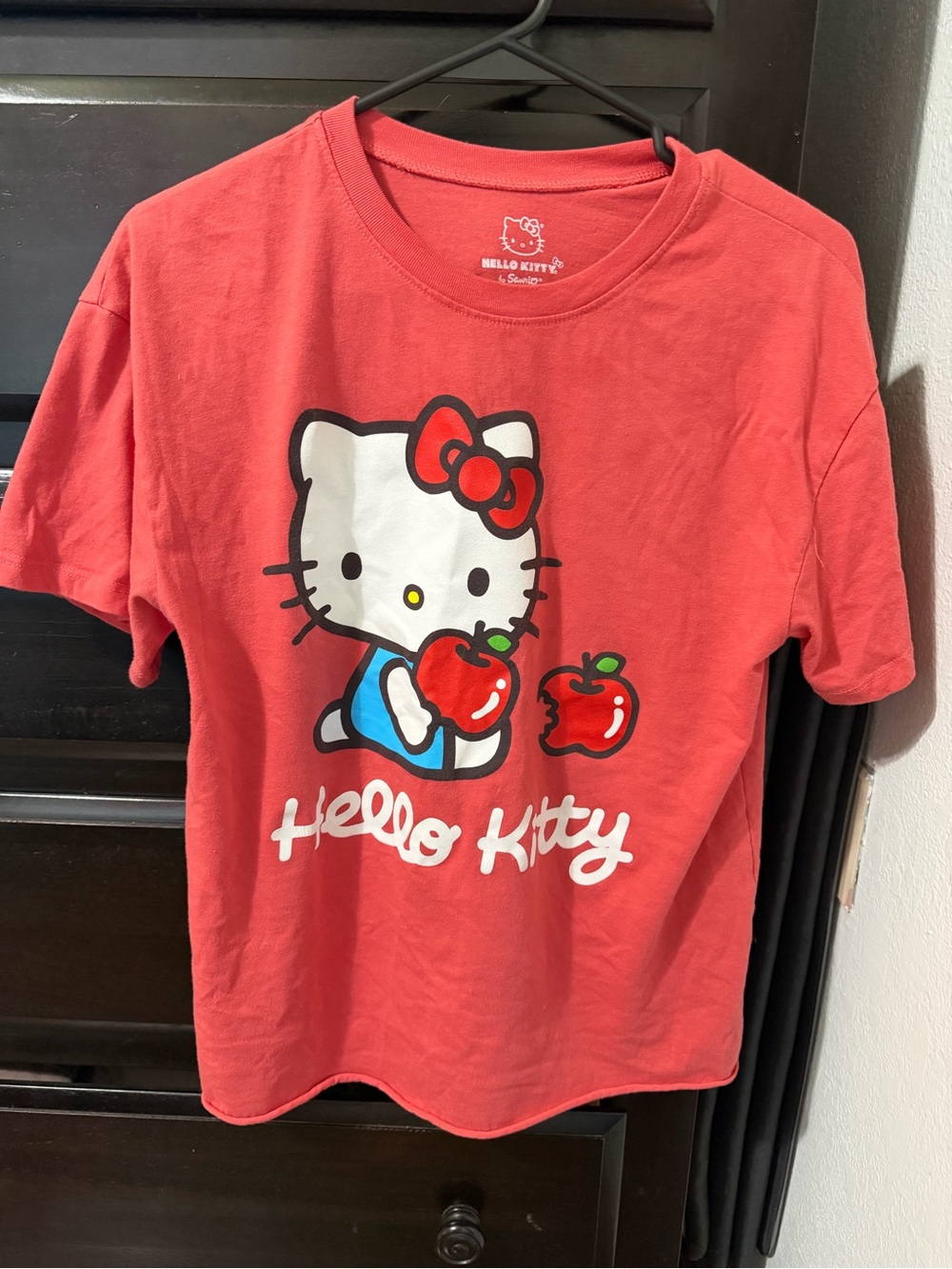 Sanrio hello kitty Apple t shirt size m